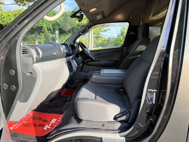 NISSAN NV350 CARAVAN 4WD 2012