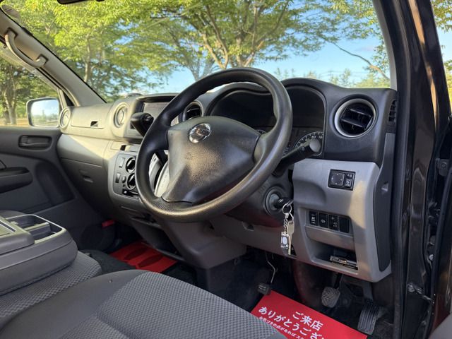 NISSAN NV350 CARAVAN 4WD 2012