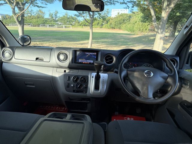 NISSAN NV350 CARAVAN 4WD 2012