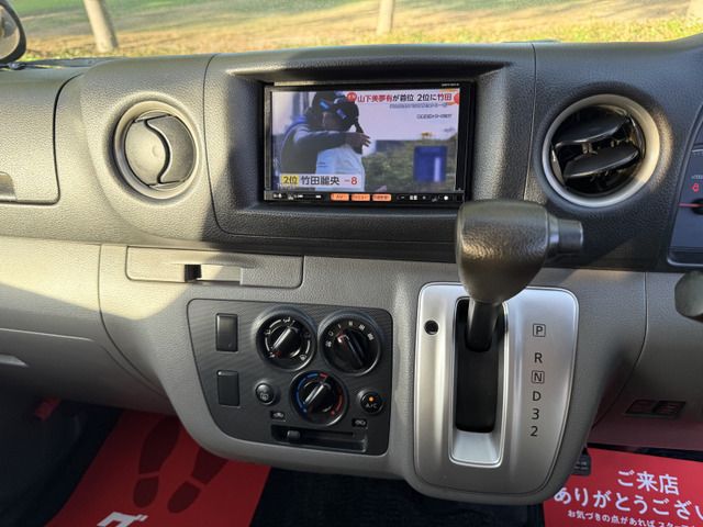 NISSAN NV350 CARAVAN 4WD 2012