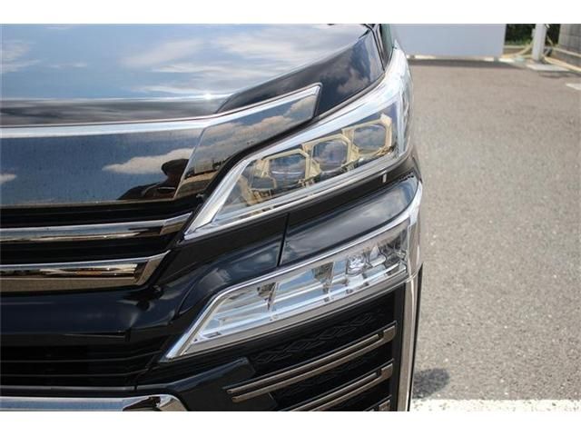 TOYOTA VELLFIRE 2020