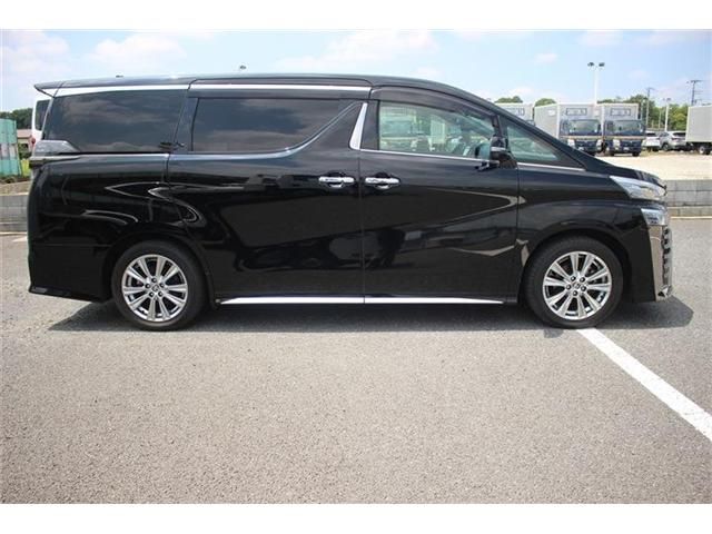 TOYOTA VELLFIRE 2020