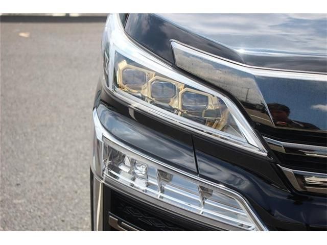 TOYOTA VELLFIRE 2020