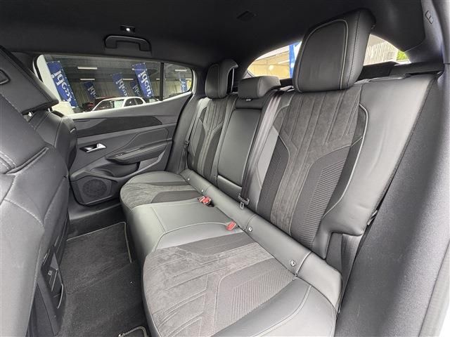 PEUGEOT PEUGEOT 408 2023