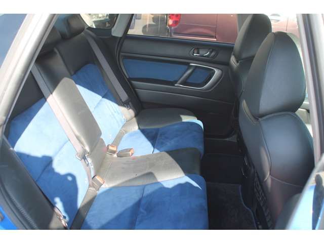 SUBARU LEGACY B4 2004