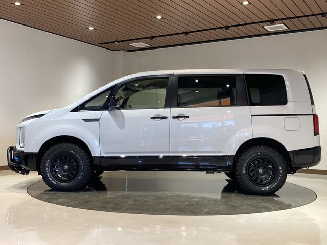 MITSUBISHI DELICA D:5 4WD 2025