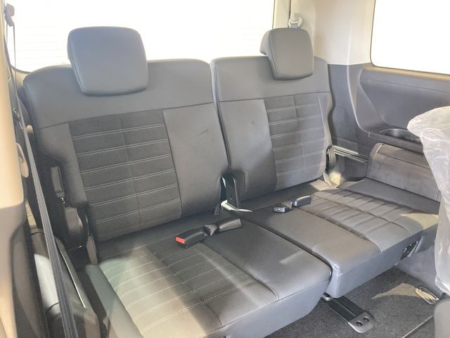 MITSUBISHI DELICA D:5 4WD 2025