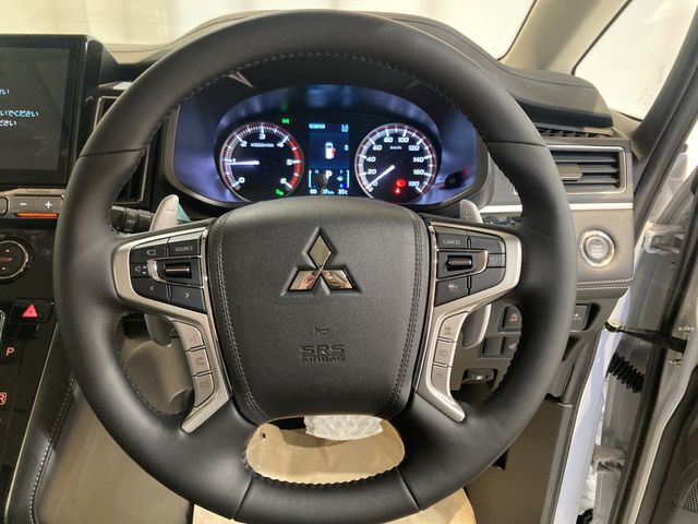 MITSUBISHI DELICA D:5 4WD 2025