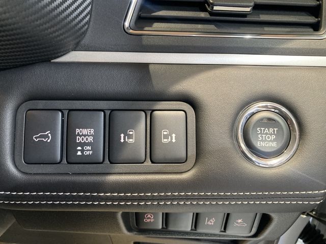 MITSUBISHI DELICA D:5 4WD 2025