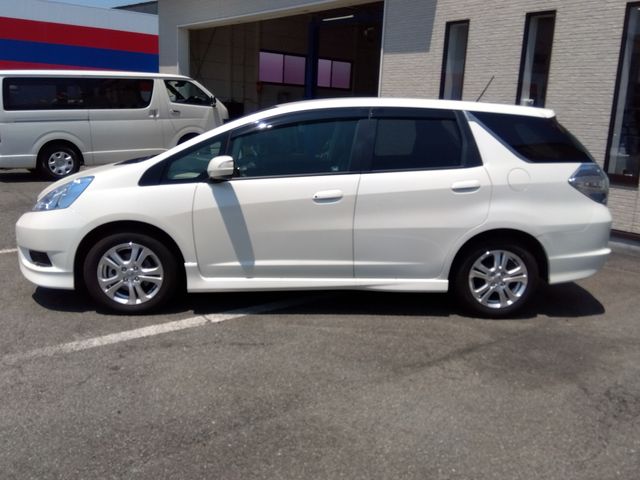 HONDA FIT SHUTTLE HYBRID 2011