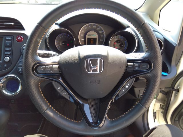 HONDA FIT SHUTTLE HYBRID 2011