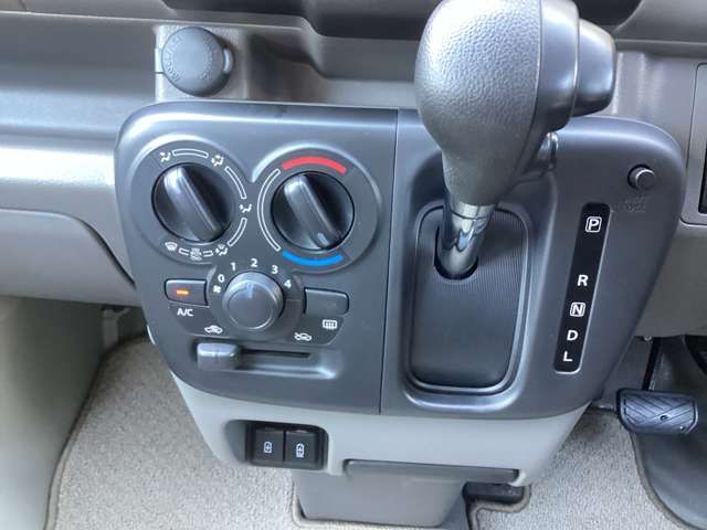 MITSUBISHI MINICAB van 2024