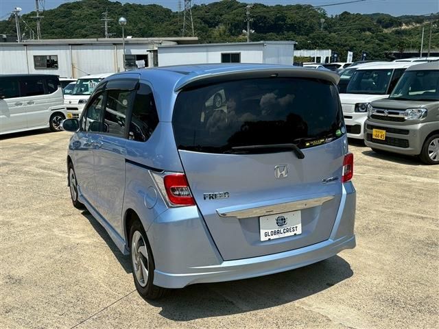 HONDA FREED HYBRID 2015