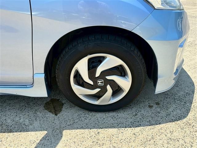 HONDA FREED HYBRID 2015