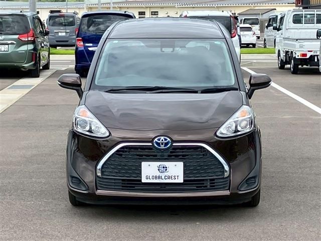 TOYOTA SIENTA HYBRID 2019