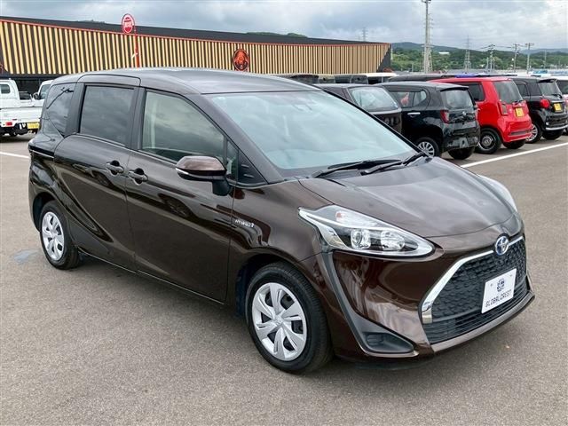 TOYOTA SIENTA HYBRID 2019