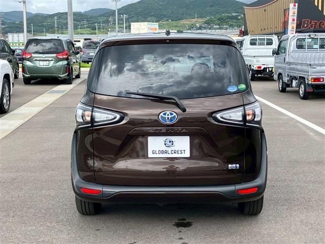 TOYOTA SIENTA HYBRID 2019