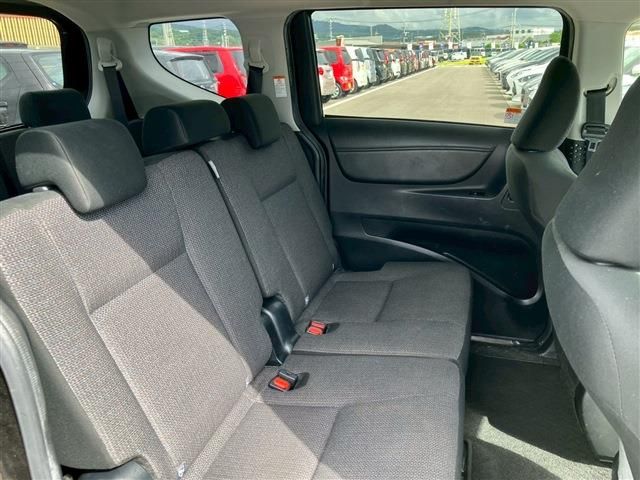 TOYOTA SIENTA HYBRID 2019