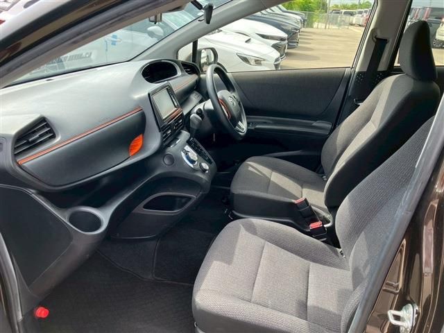 TOYOTA SIENTA HYBRID 2019