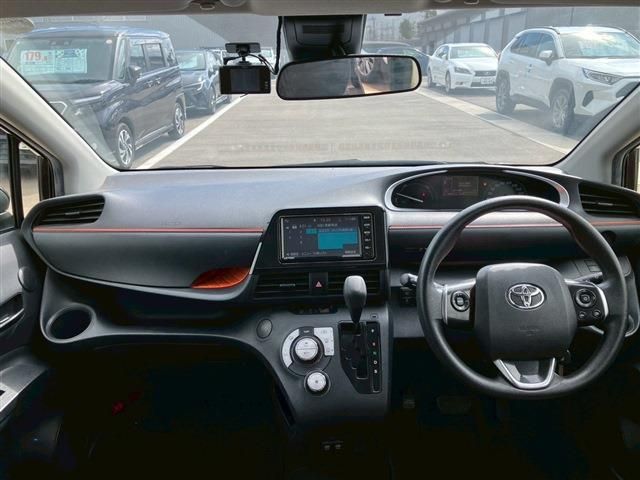 TOYOTA SIENTA HYBRID 2019