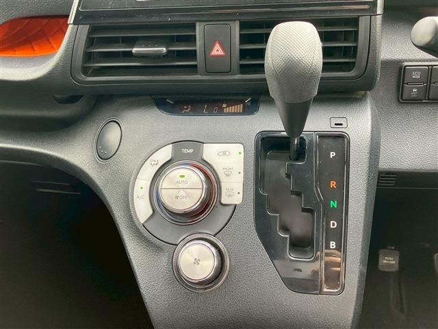 TOYOTA SIENTA HYBRID 2019