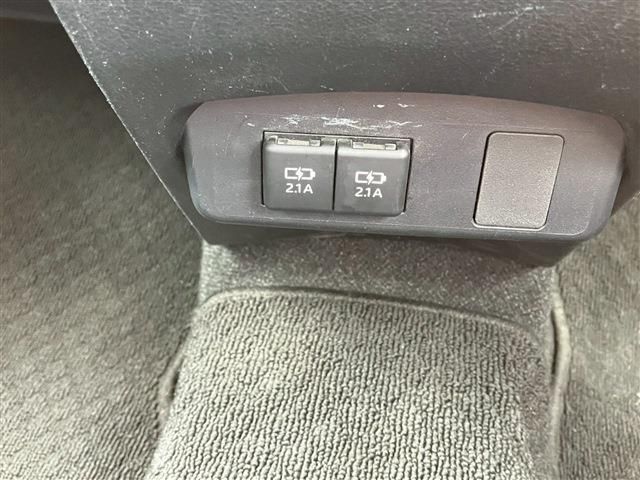 TOYOTA SIENTA HYBRID 2019