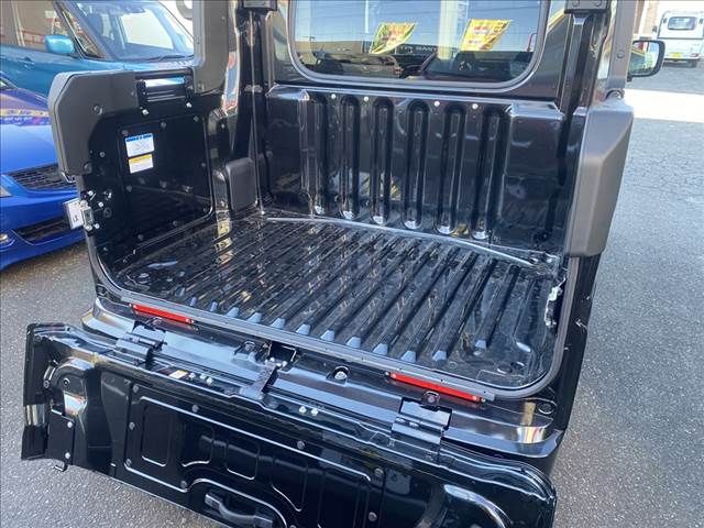 DAIHATSU HIJET deckvan 4WD 2024