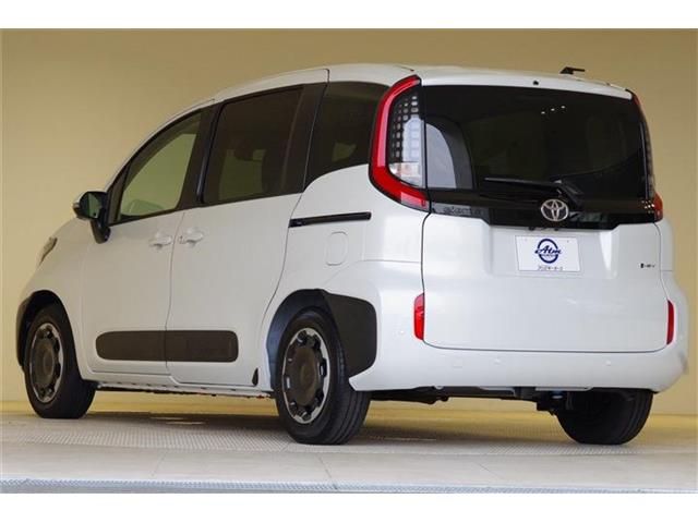 TOYOTA SIENTA HYBRID 2025