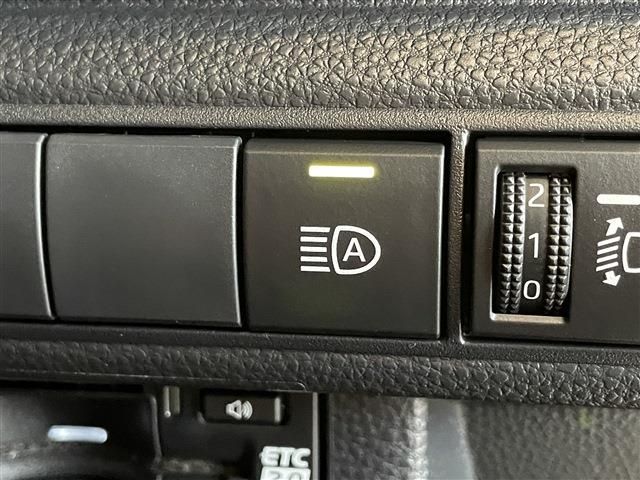 TOYOTA COROLLA TOURING HYBRID 2023