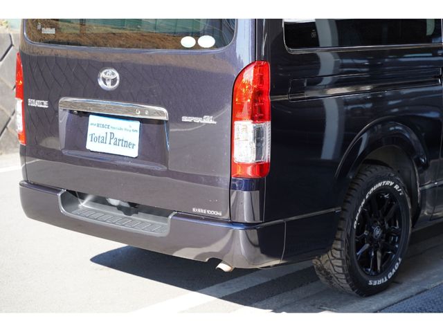 TOYOTA HIACE van 2WD 2017