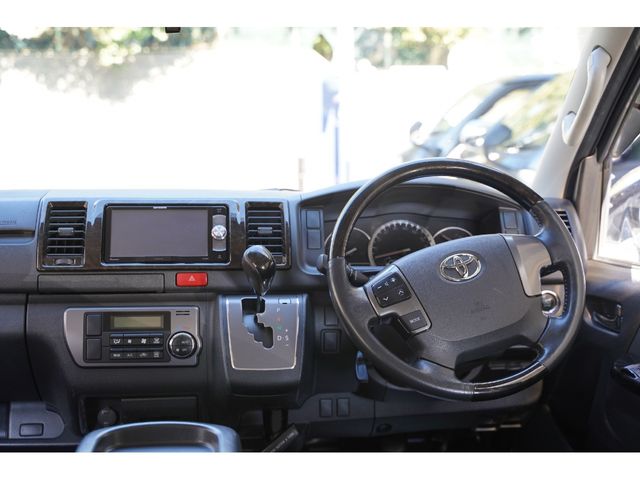 TOYOTA HIACE van 2WD 2017