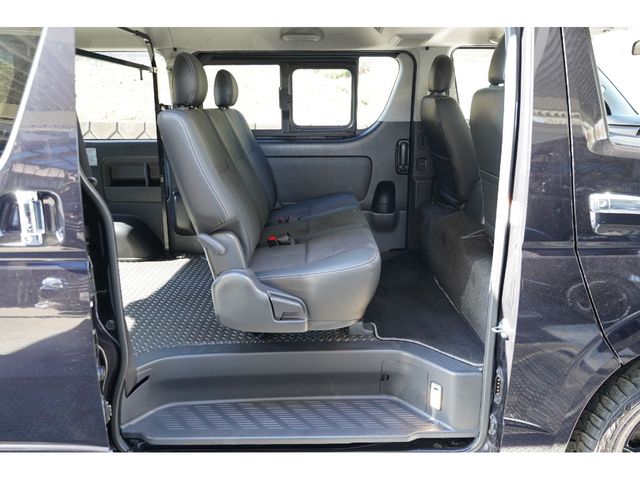 TOYOTA HIACE van 2WD 2017