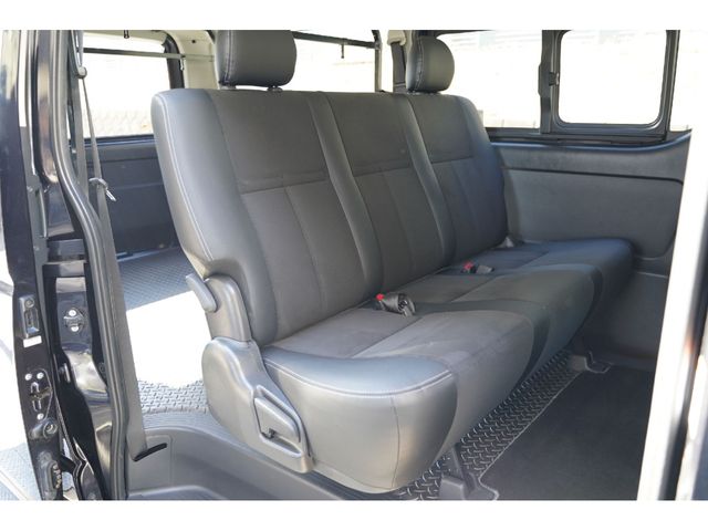 TOYOTA HIACE van 2WD 2017