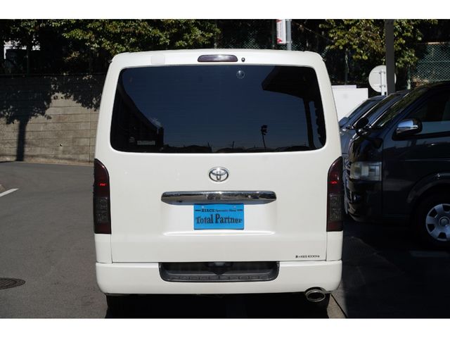 TOYOTA HIACE van 2WD 2017