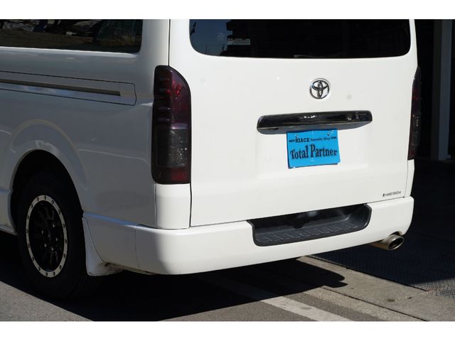 TOYOTA HIACE van 2WD 2017