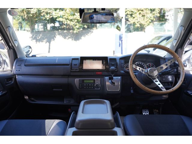 TOYOTA HIACE van 2WD 2017