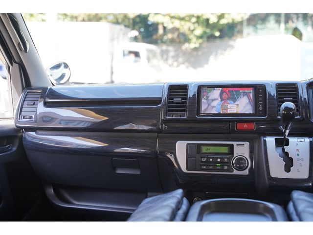 TOYOTA HIACE van 4WD 2014