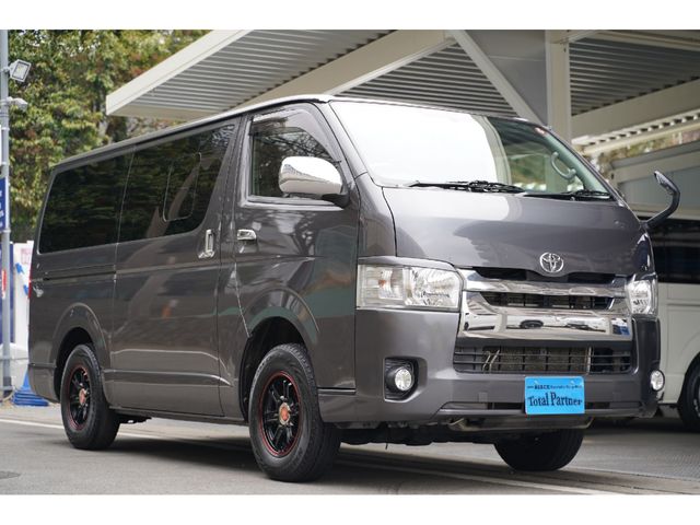 TOYOTA HIACE van 4WD 2016