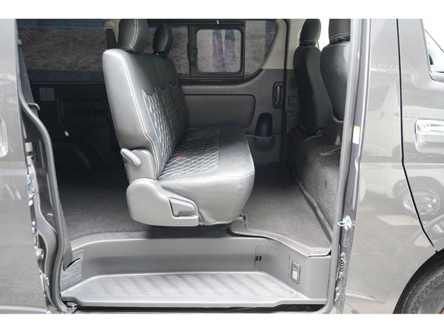 TOYOTA HIACE van 4WD 2016