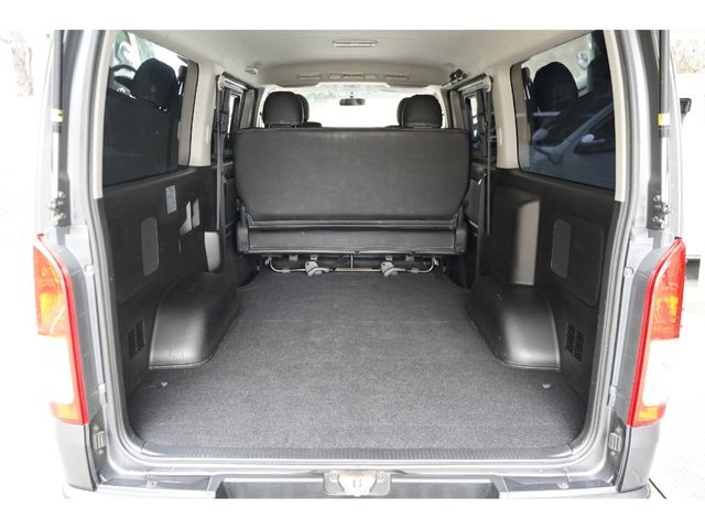 TOYOTA HIACE van 4WD 2016