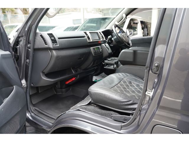 TOYOTA HIACE van 4WD 2016