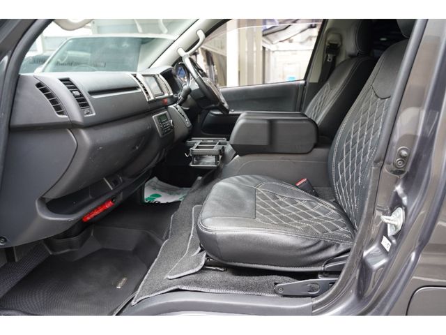 TOYOTA HIACE van 4WD 2016