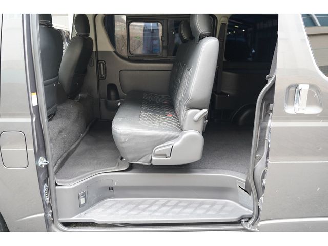 TOYOTA HIACE van 4WD 2016
