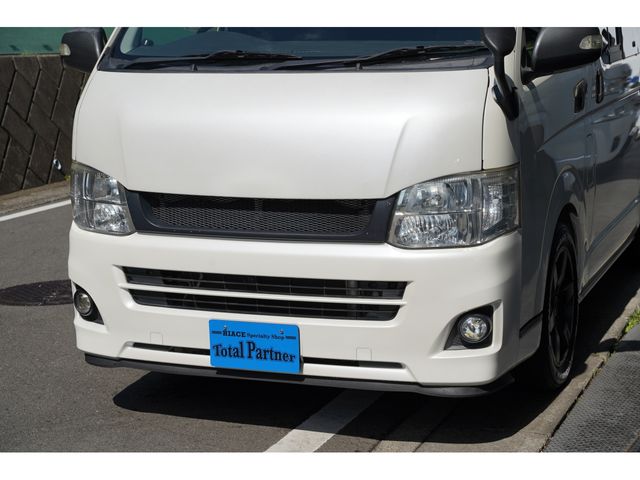TOYOTA HIACE van 2WD 2011