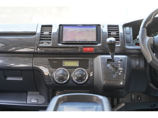 TOYOTA HIACE van 2WD 2011