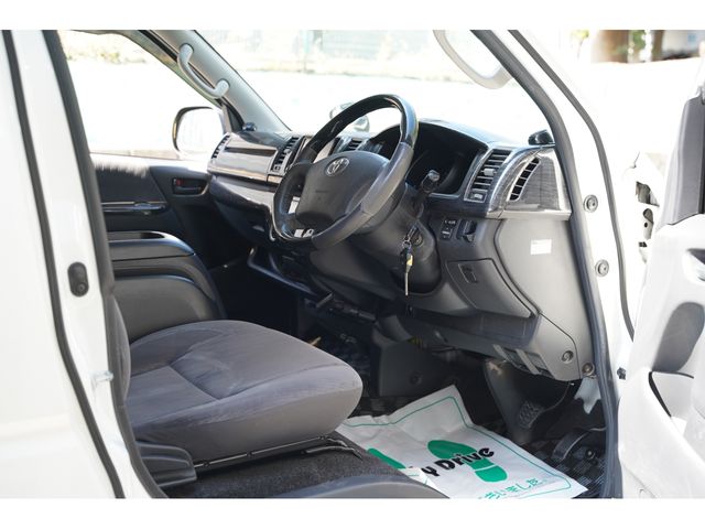 TOYOTA HIACE van 2WD 2011