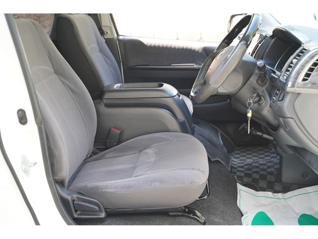 TOYOTA HIACE van 2WD 2011