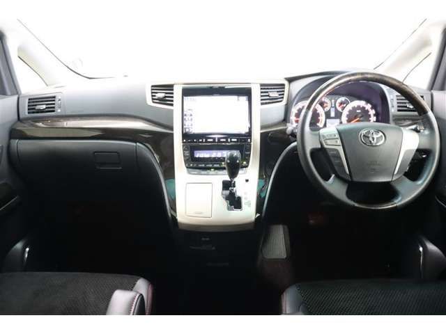 TOYOTA VELLFIRE 2014