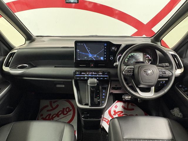 TOYOTA NOAH 4WD 2024