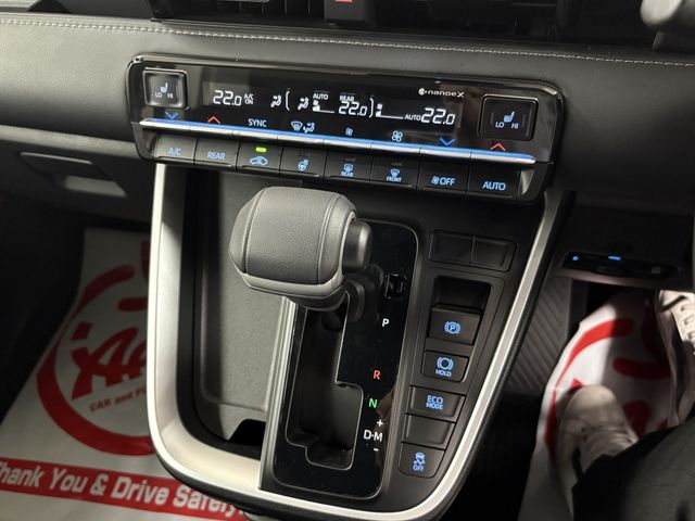 TOYOTA NOAH 4WD 2024